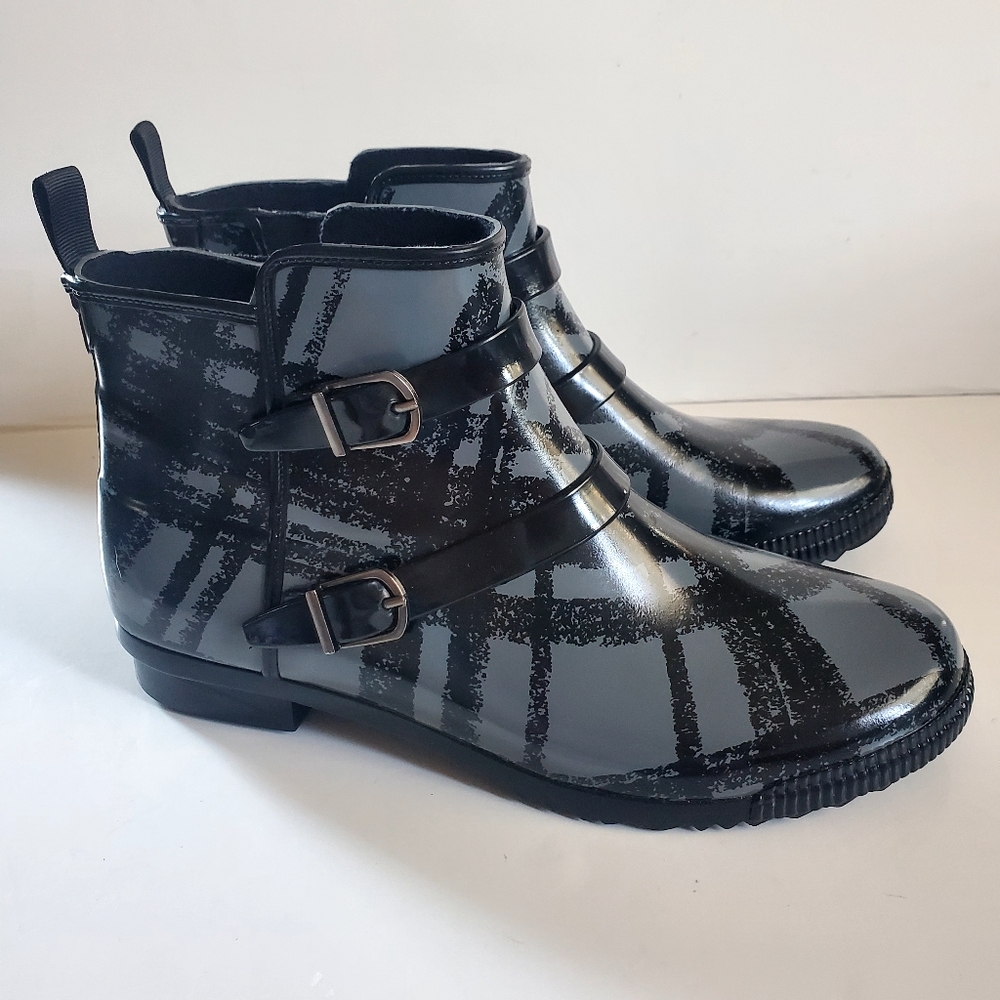 Cougar Black and Gray Women's Rain Boots Size 8